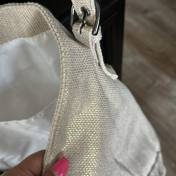 Brand new echo design beach bag.  This bag includes a bikini bag - Picture 6 of 6